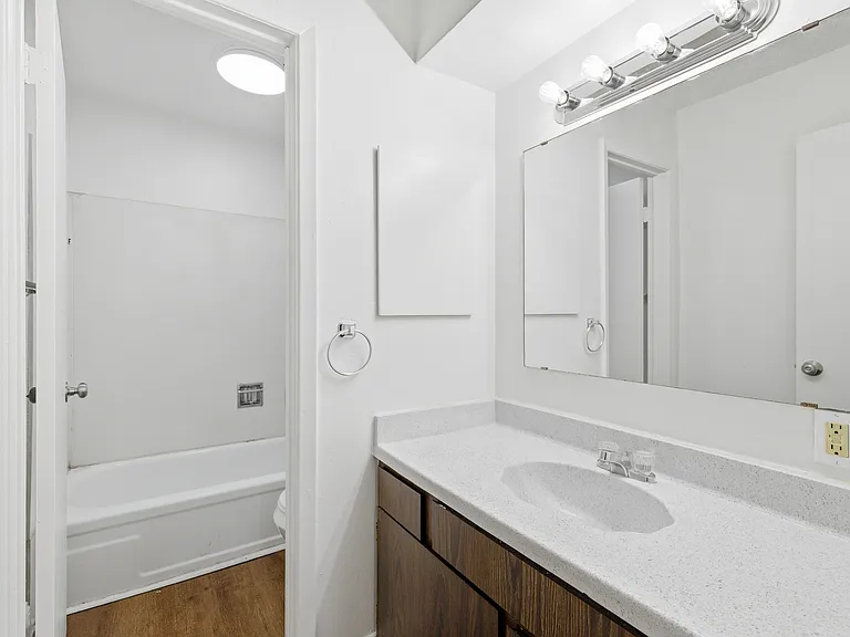 2290 Long Ave — Photo 12