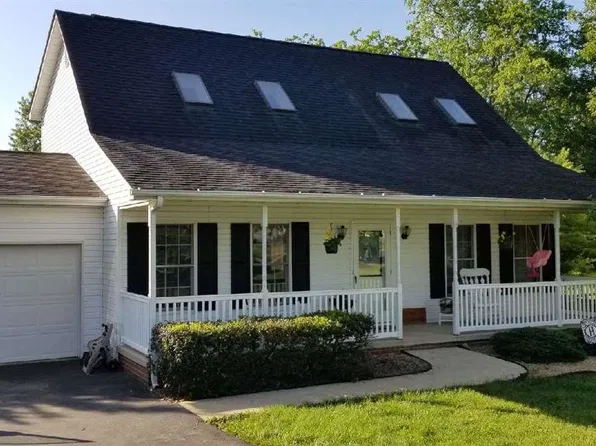 152 Iris Dr, Waynesboro, VA 22980