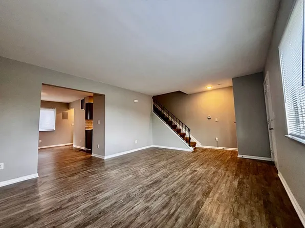 Silver Rock Avenue Apartments, 3097-3107 Silver Rock Dr #3097, Dayton, OH 45414