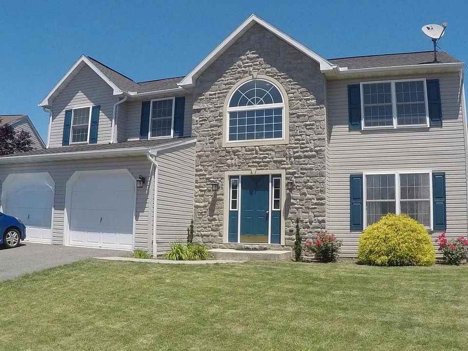 1st image of 108 N Rosewood Ct