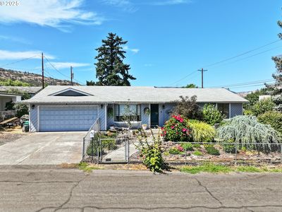 1105 Blakely Way, The Dalles, OR, 97058