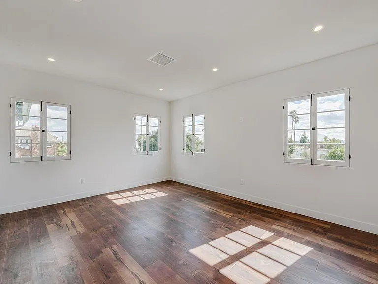 5257 San Vicente Blvd — Photo 6