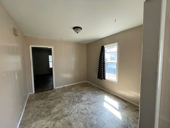 5th image of 2913 Lawton St