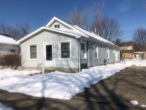 2nd image of 1416 Merrill Ave