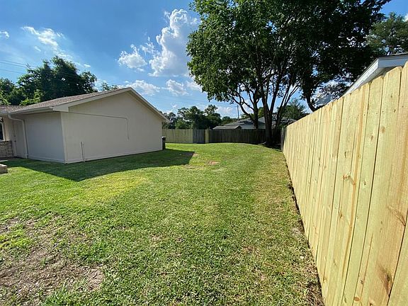 2nd image of 13738 Lynnwood Ln