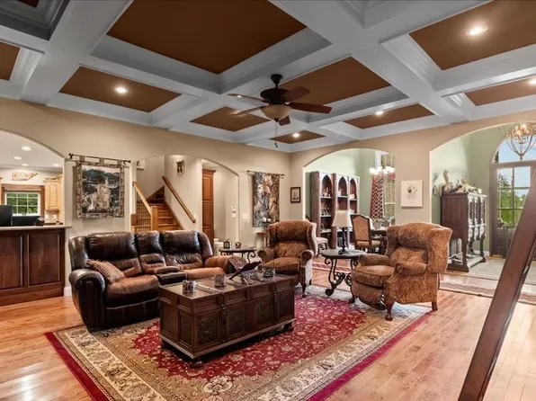 2 Wellington Pl, Waverly, TN 37185