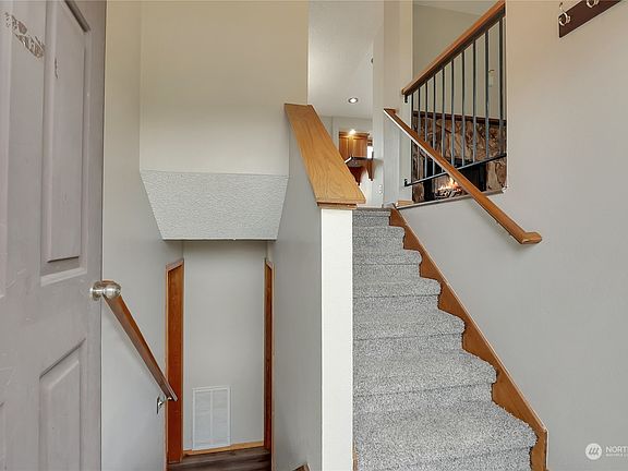 3rd image of 3713 N Vassault Street