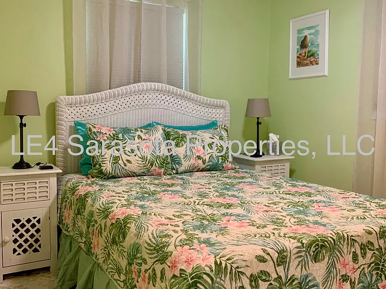 536 Lafayette Ct — Photo 5