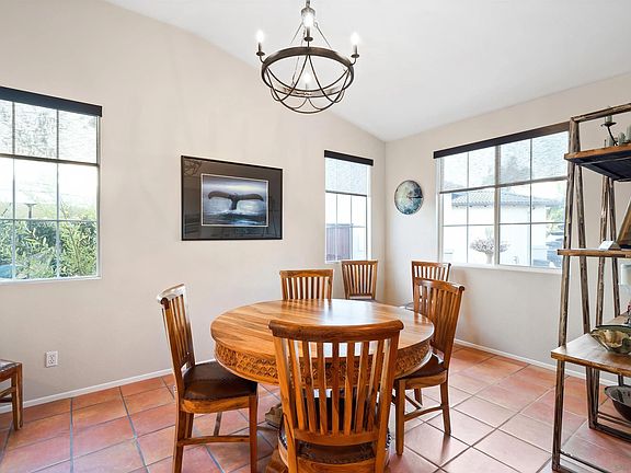 4th image of 532 Blue Jay Ct