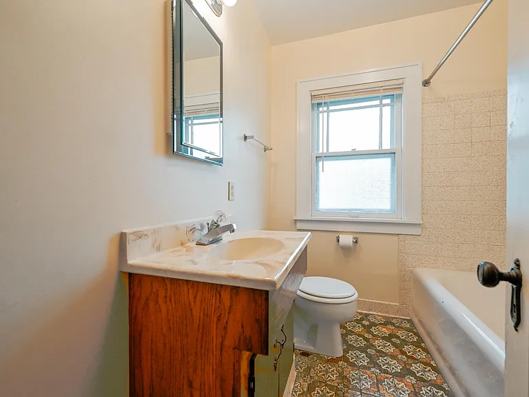 624 William St #2 — Photo 5