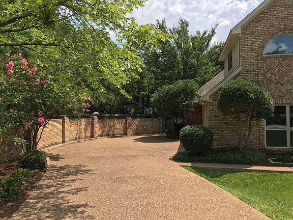 Side entry garage