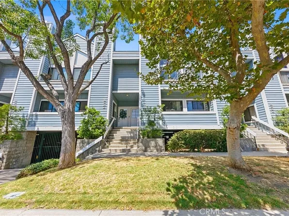 5821 Etiwanda Ave, Tarzana, CA 91356