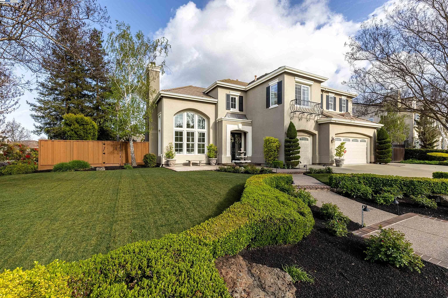2522 Wood Hollow Dr photo 1