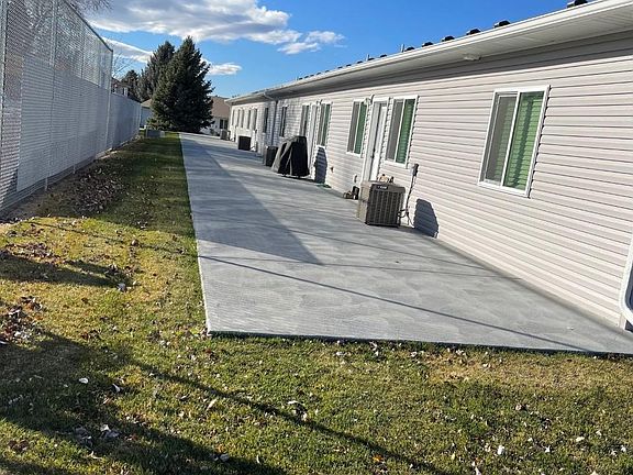 3rd image of 2112 Olympic Ave