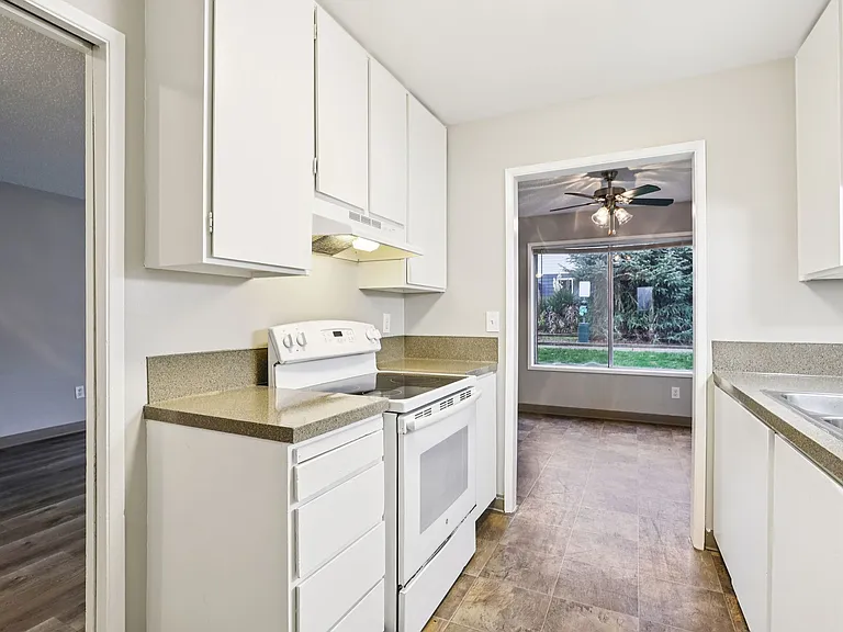 PARK PLACE APARTMENTS - YOUR HOME IS HERE! - UP TO 6 WEEKS FREE! PLUS $99 OAC MOVE-IN SPECIAL! — Photo 23
