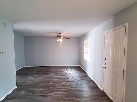 4th image of 306 Evelyn Dr