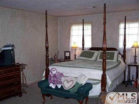 2nd image of 1527 Farm Road 1159