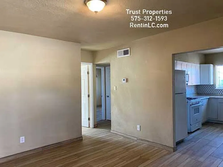 217 N San Pedro St — Photo 2