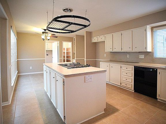 5th image of 15903 Herongate Dr