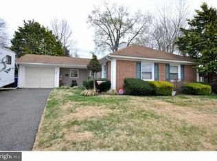 26 Peacock Ln, Willingboro, NJ 08046