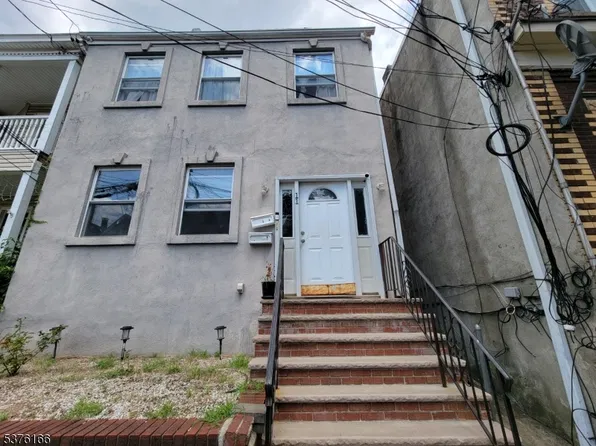 11 Cutler St, Clifton, NJ 07011