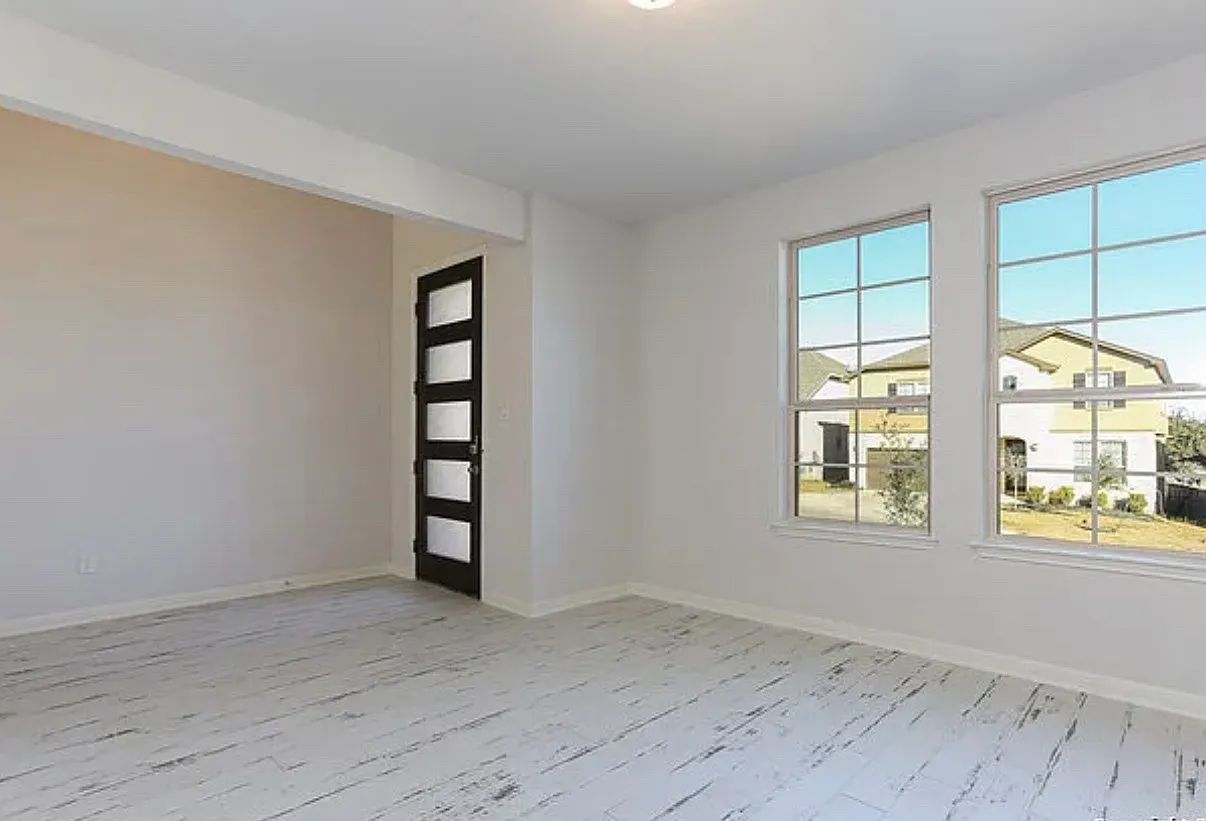4 bed, 3.5 bath, 3153 sqft, $2,900 — Photo 3