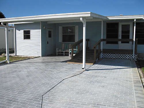 1st image of 207 York Cottage Dr