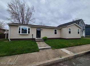 26 Van Dorn St, Keyport, NJ 07735