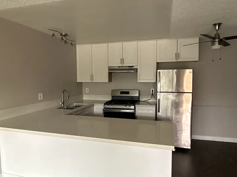 The Atherton Apartments — Photo 19