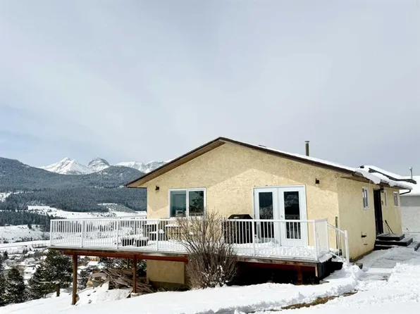 8142 N 26th Ave, Crowsnest Pass, AB T0K 0M0