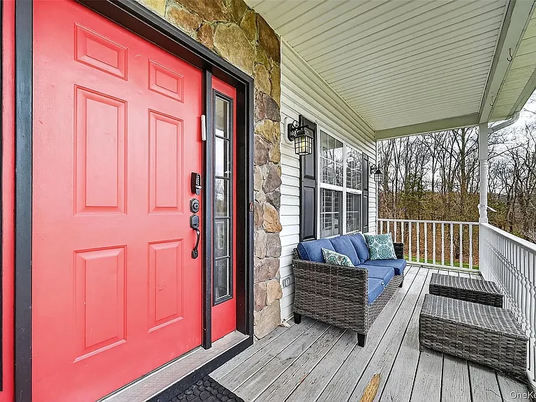 1071 Craigville Rd — Photo 3