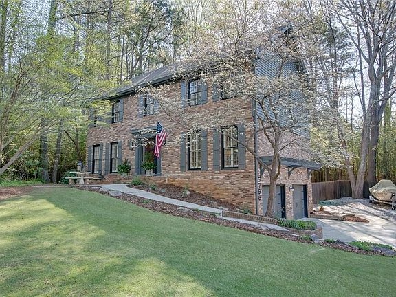 2nd image of 3929 Allenhurst Dr