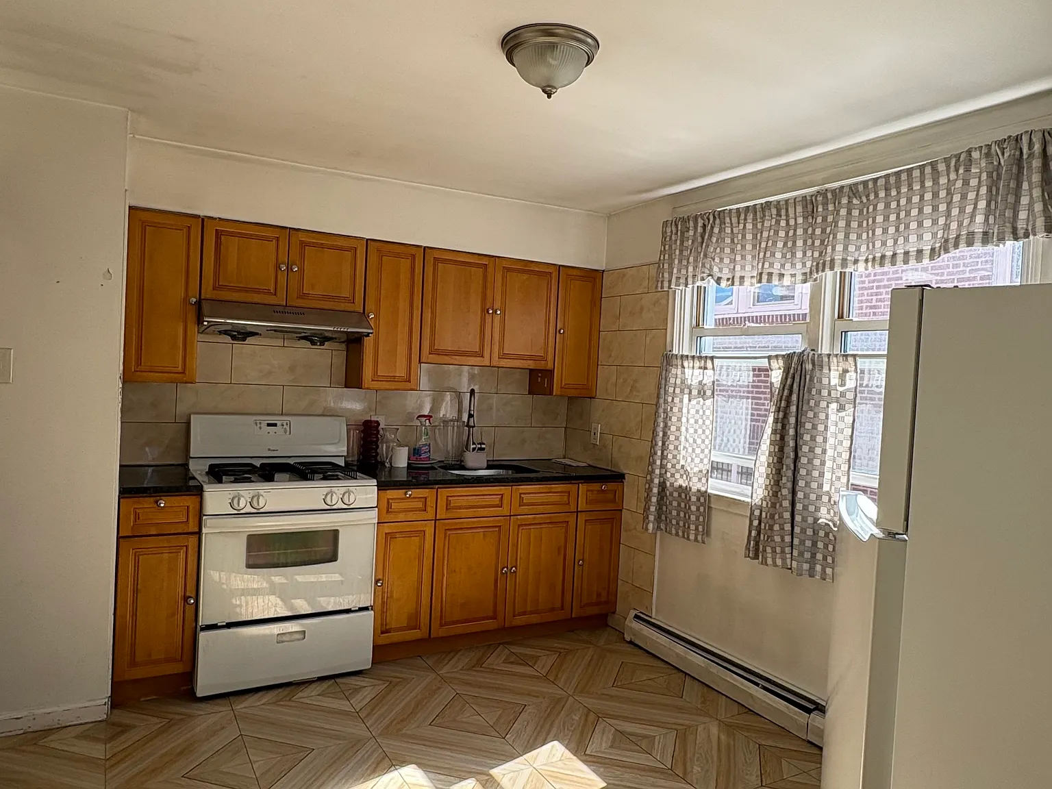 2 bed, 842 sqft, $1,325 — Photo 3
