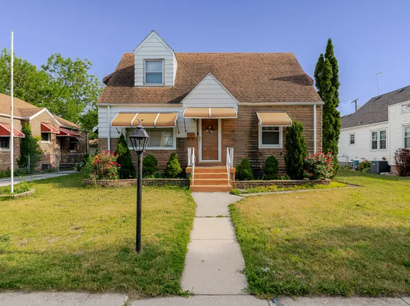 902 173rd St, Hammond, IN 46324