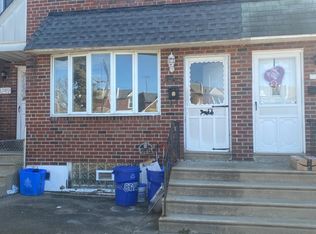 8747 Marsden St, Philadelphia, PA 19136