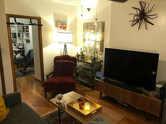 3rd image of 568 Morgan Ave APT 4L