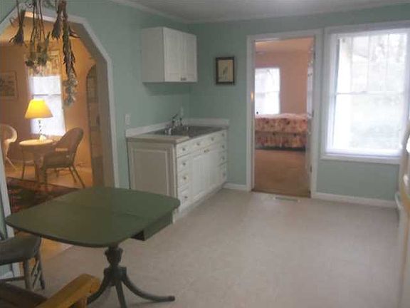 3rd image of 110 Miller Ave