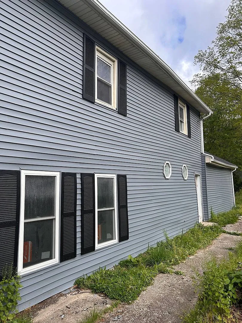 Spacious Home — Photo 1