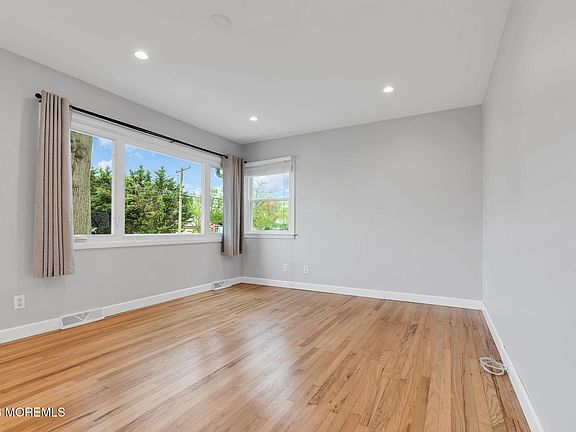 5th image of 2223 Edgar Road
