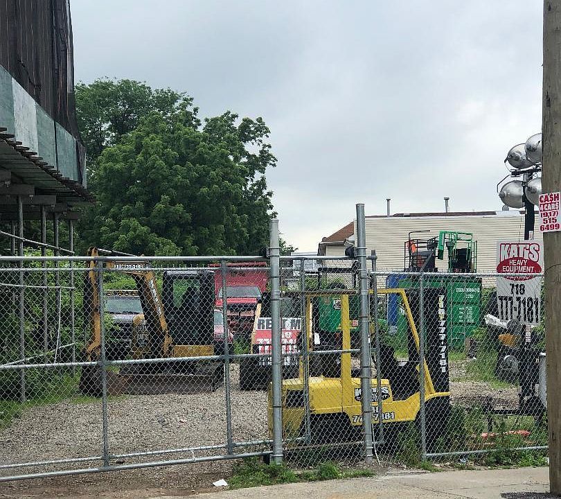 1st image of 1402 Richmond Ter