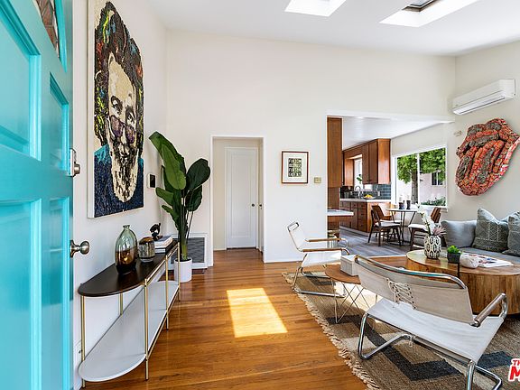 5th image of 2818 Clune Ave