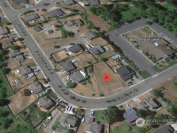 4th image of 920 Erin Lane W
