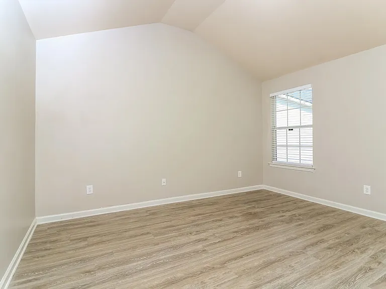 414 Hidden Creek Ct — Photo 14