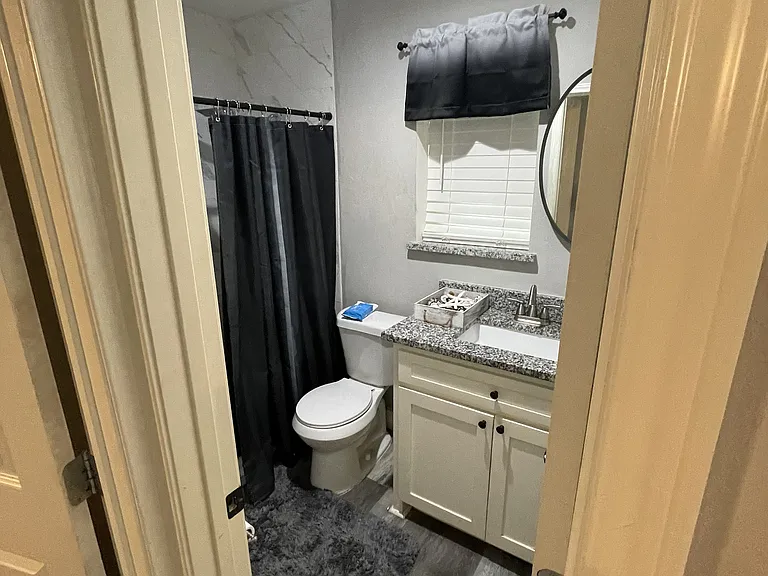 1313 E Turley St — Photo 11