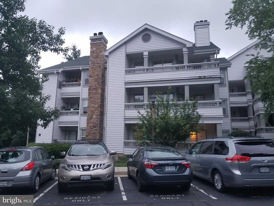 1st image of 4401 Sedgehurst Dr APT 102