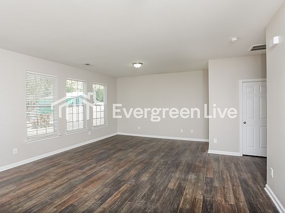 2nd image of 140 Pacific Ave