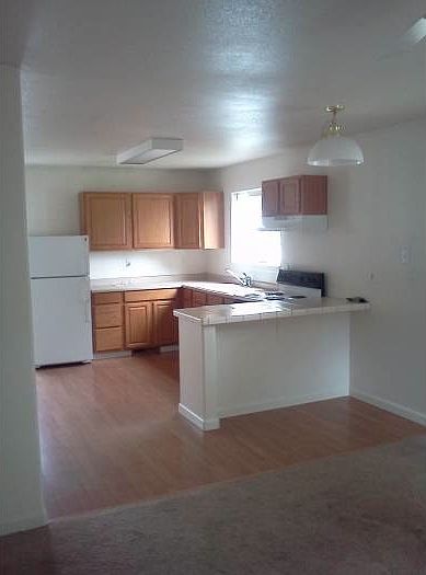 2nd image of 724 7th St