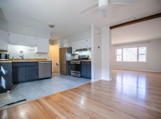 4450 W Dakin St APT E, Chicago, IL 60641