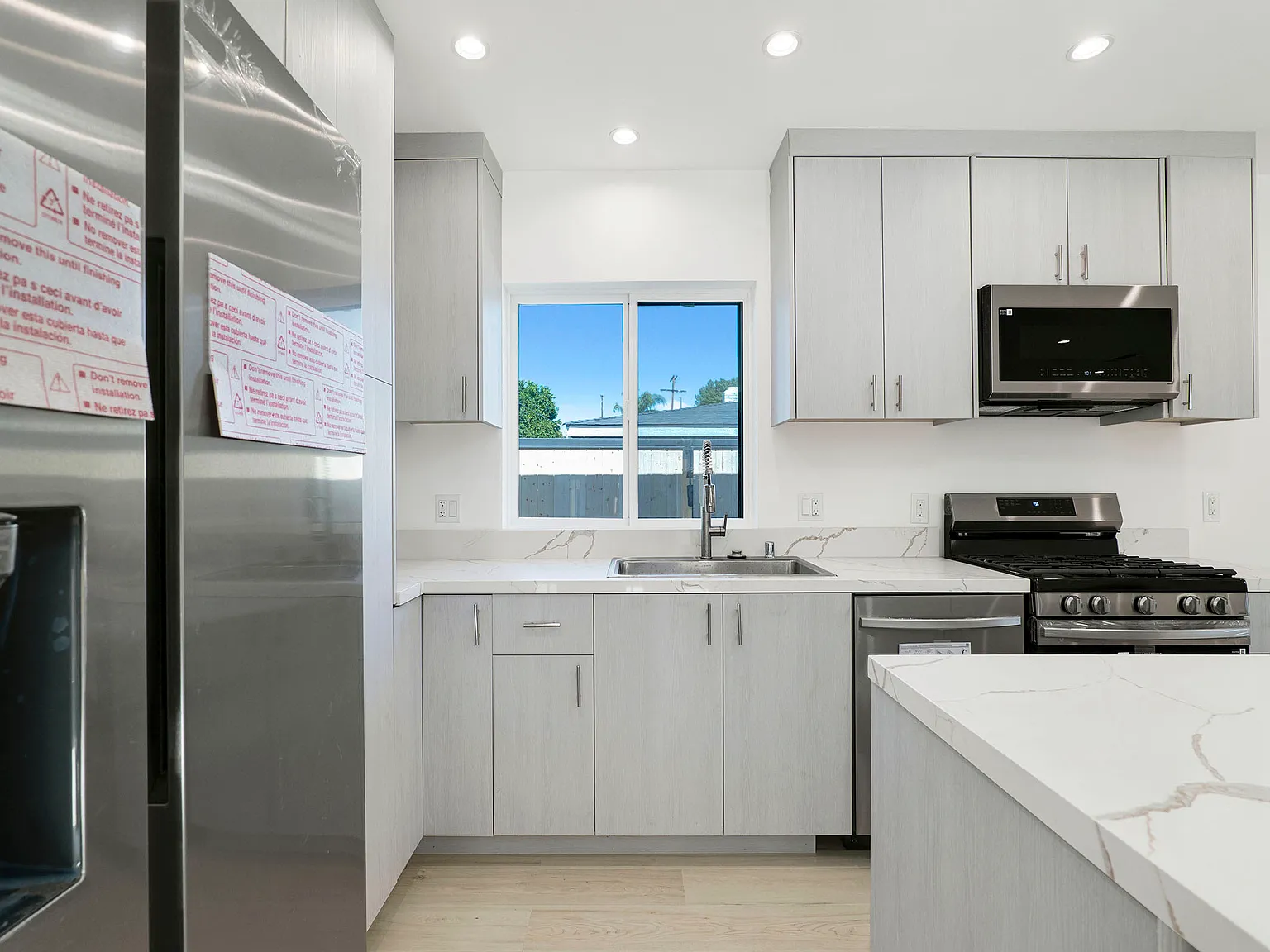 3 bed, 1200 sqft, $3,500 — Photo 3