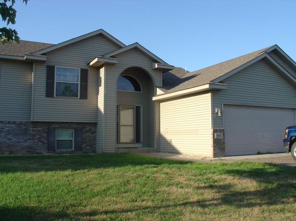 566 Forest Rd